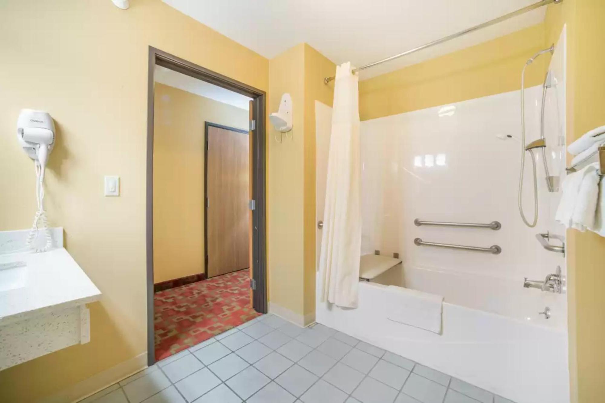 Quality Inn O'Fallon Il - St Louis Extérieur photo